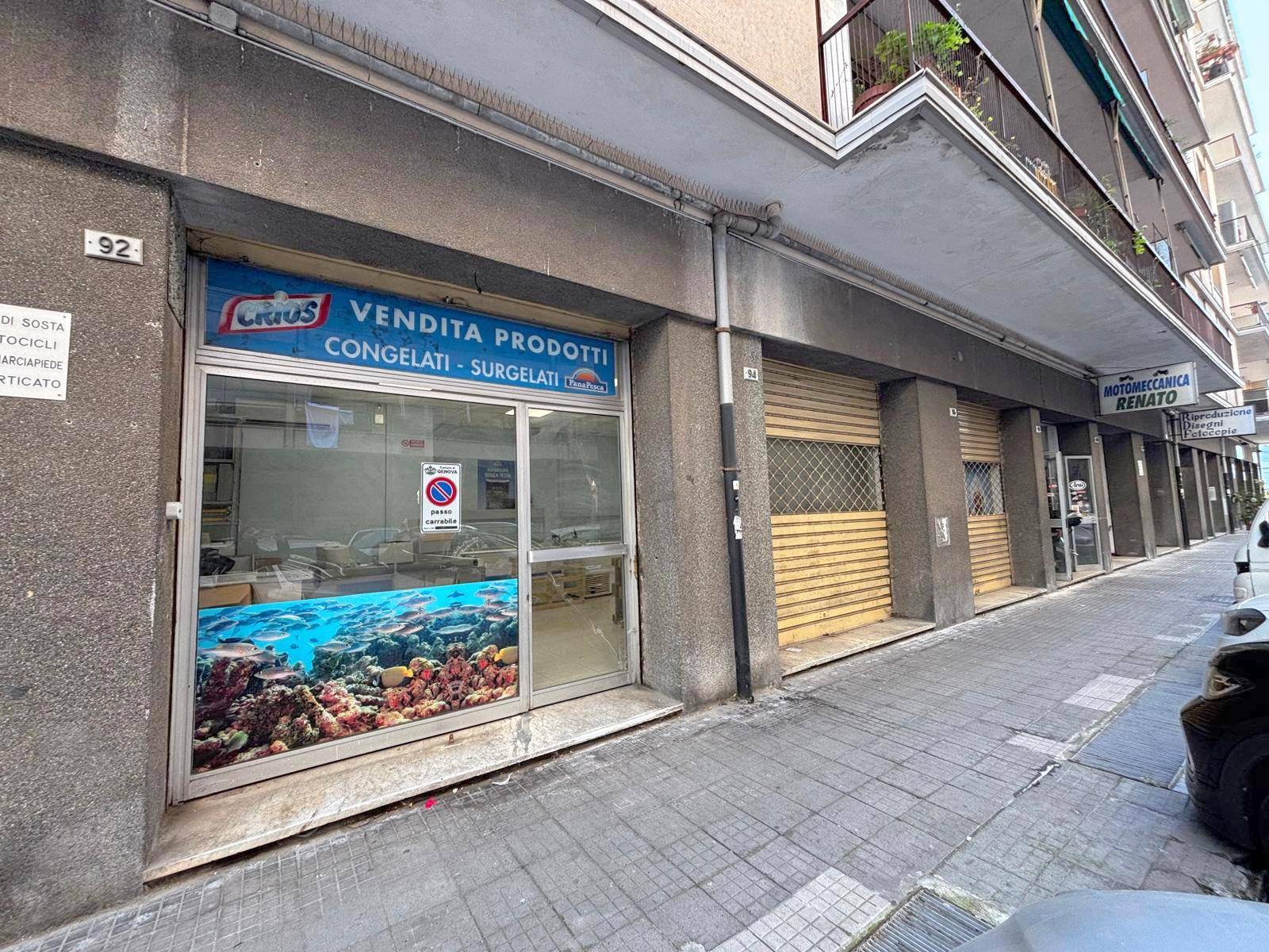 Locale commerciale in affitto a Genova, Sestri Ponente