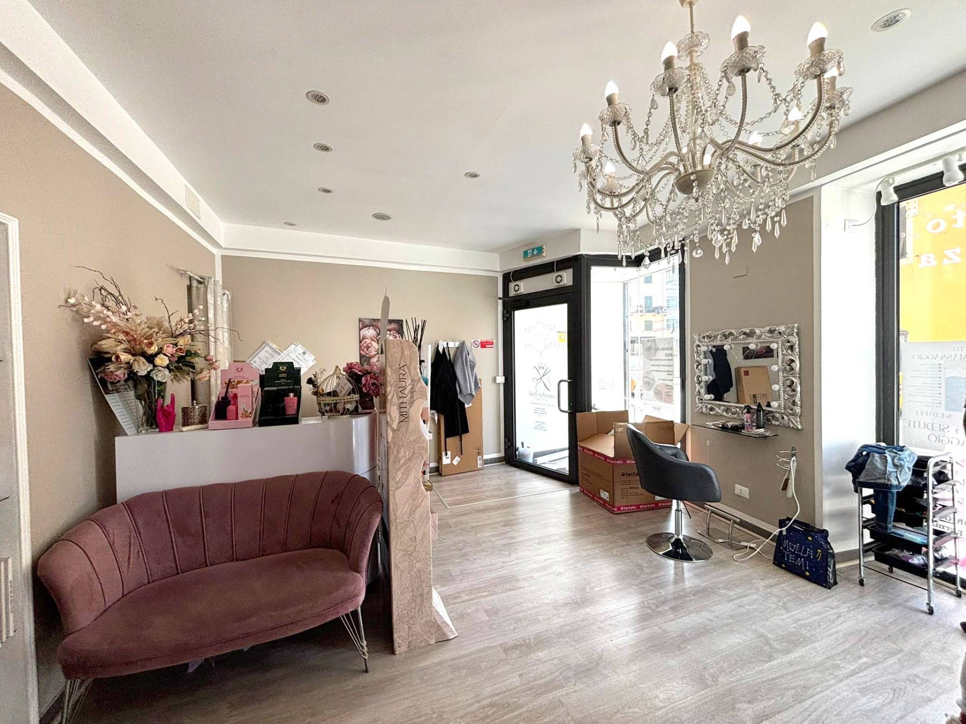 Locale commerciale in affitto a Genova