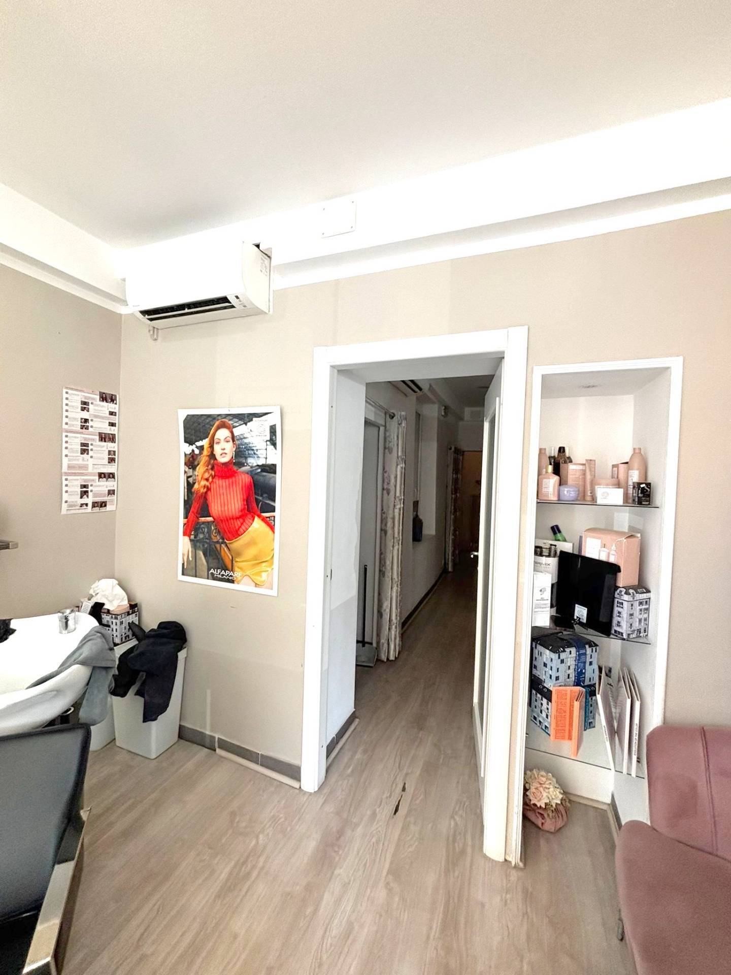 Locale commerciale in affitto a Genova