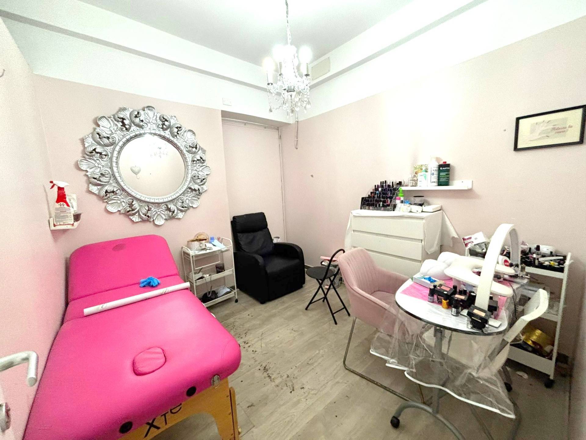 Locale commerciale in affitto a Genova