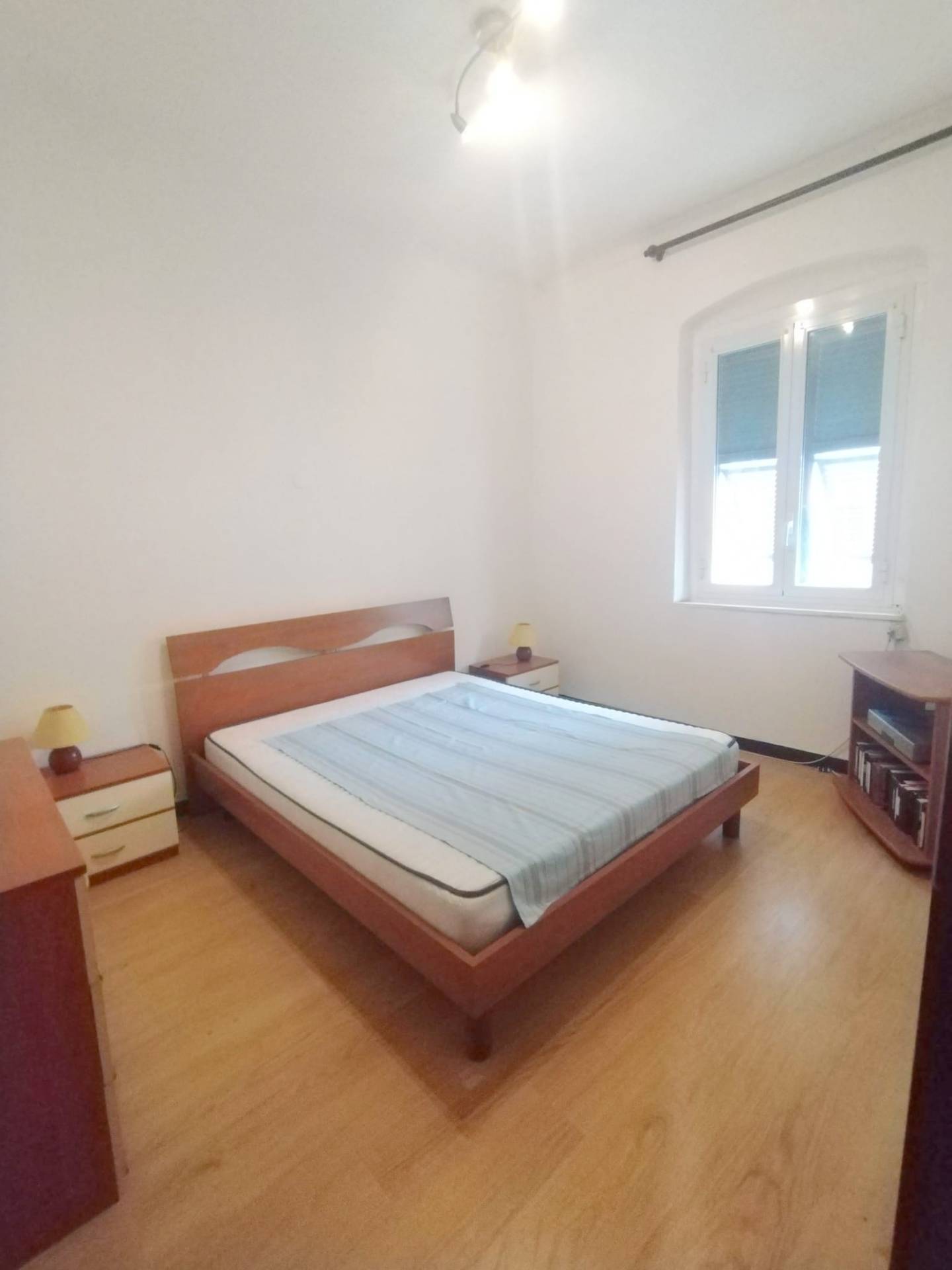Appartamento in vendita a Genova, Rivarolo