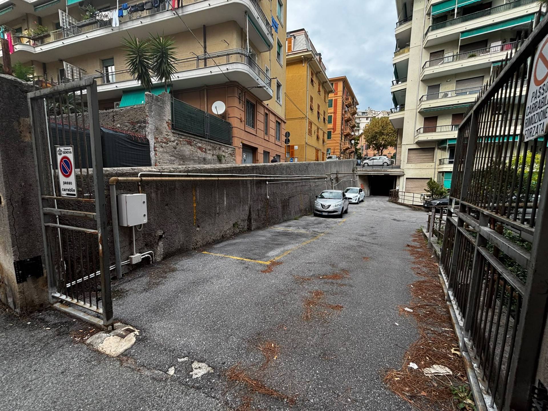 Posto auto in affitto a Genova, Sestri Ponente