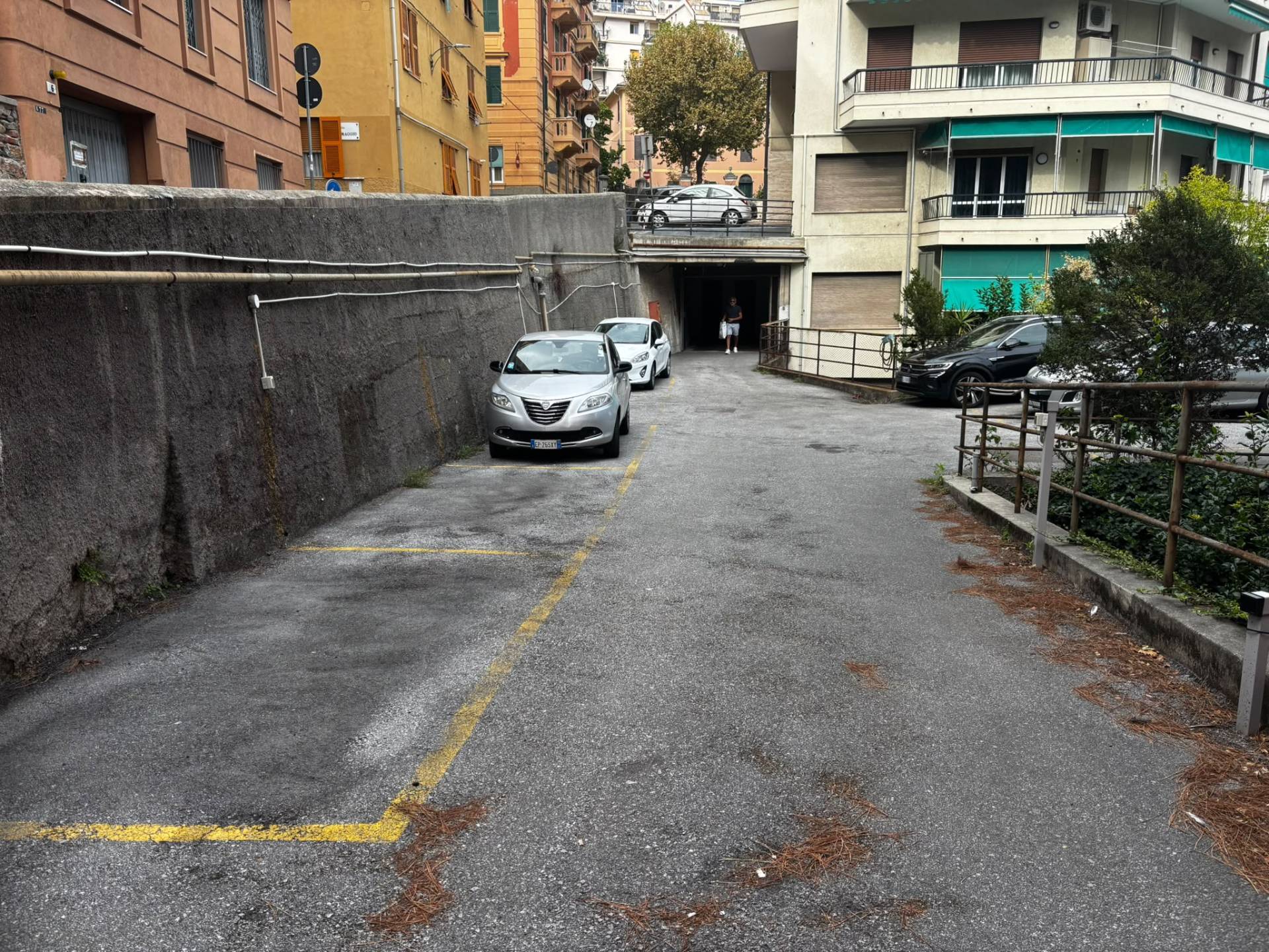 Posto auto in affitto a Genova, Sestri Ponente