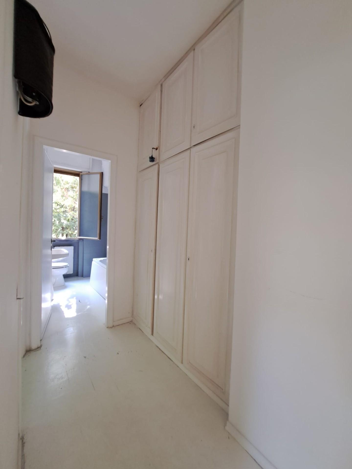 Quadrilocale con giardino, Massa marina di