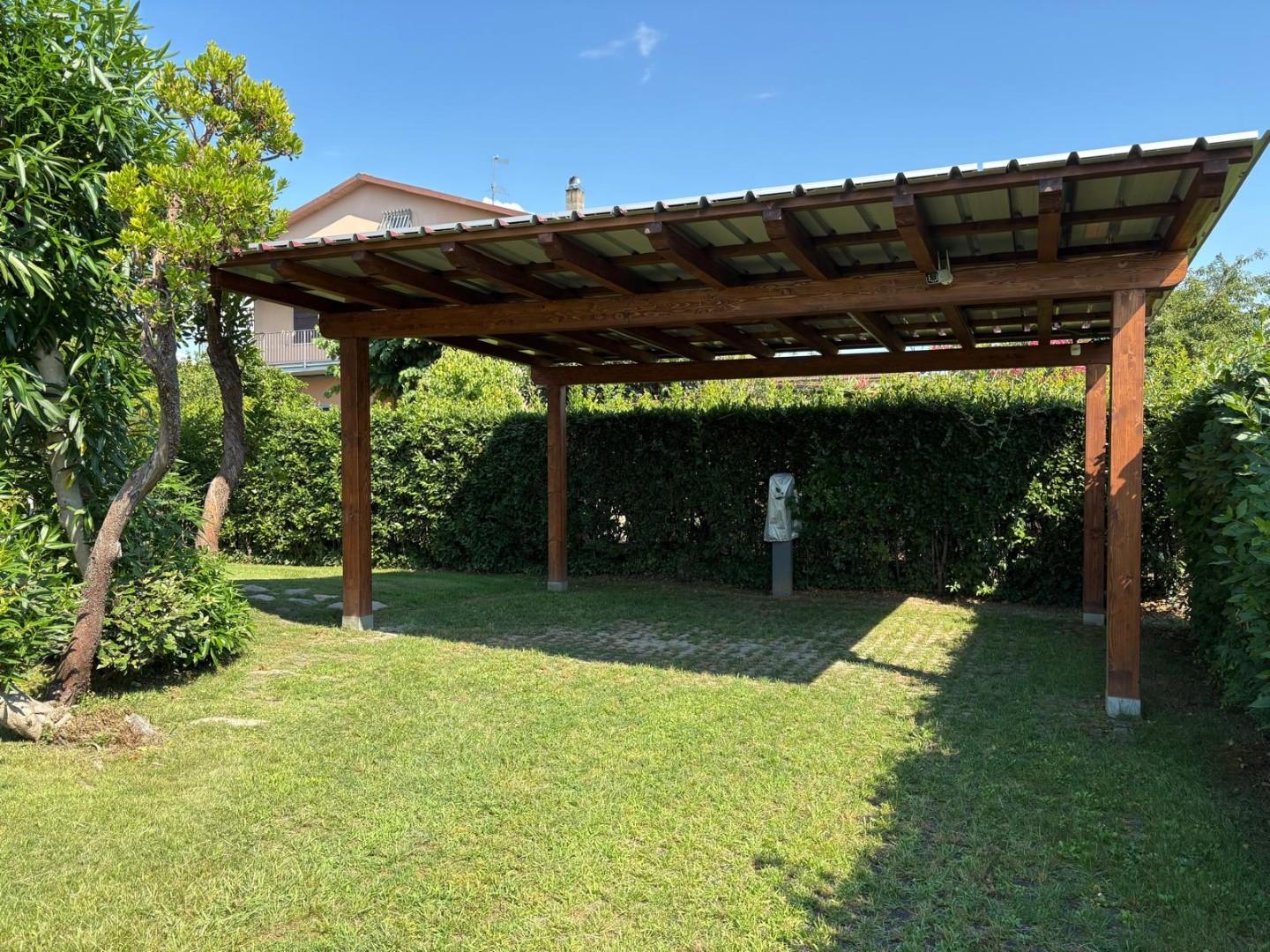 Villa in vendita, Massa poveromo