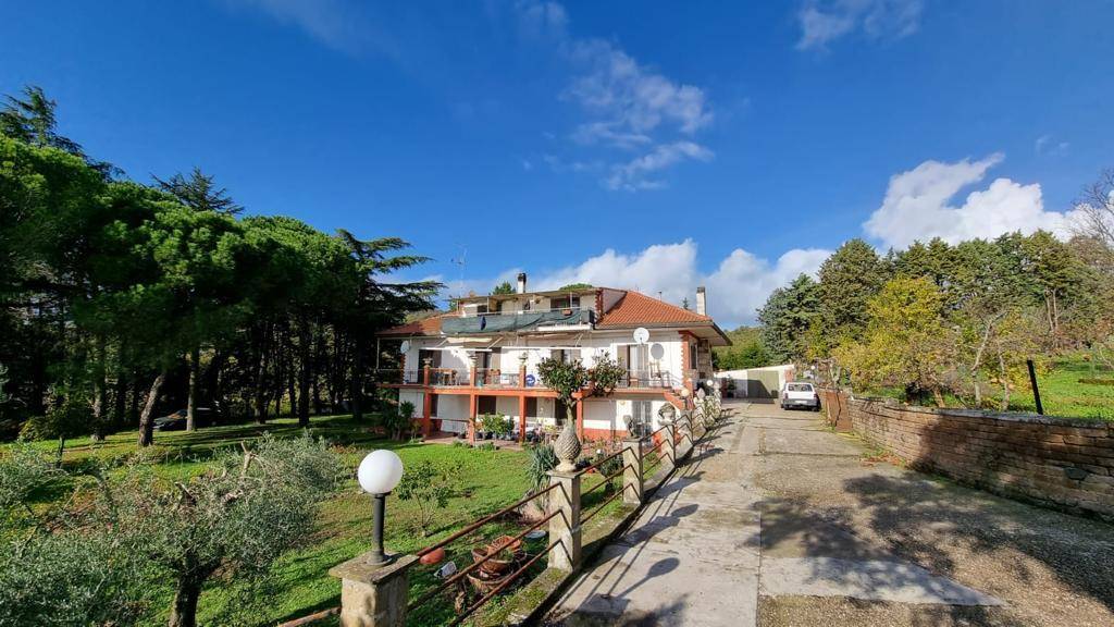 Casa Indipendente in vendita a Trevignano Romano