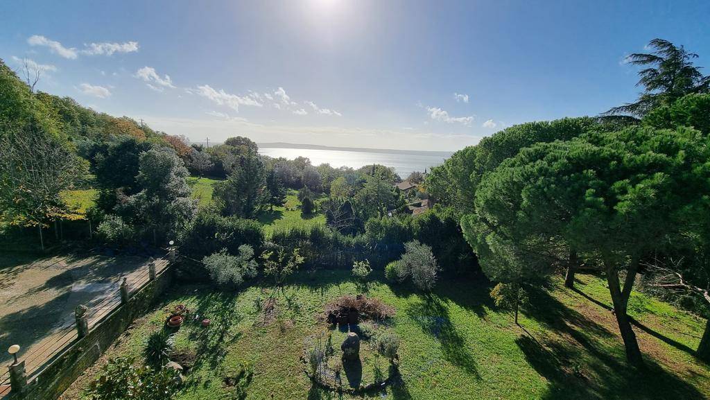 Casa Indipendente in vendita a Trevignano Romano