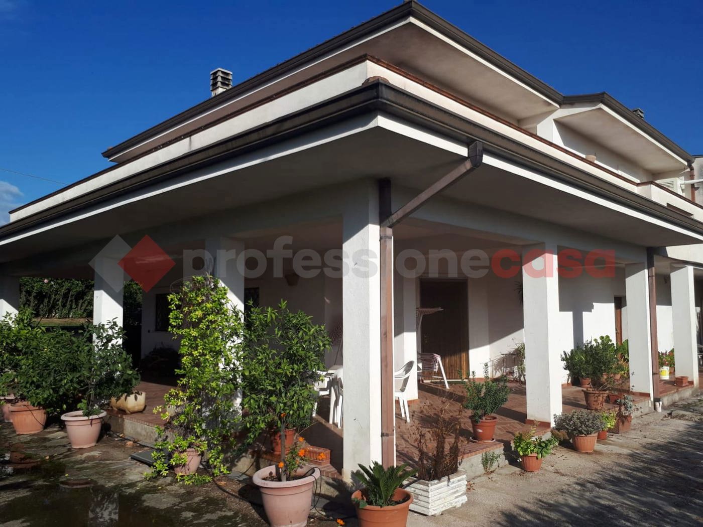 Villa in vendita a Cervaro