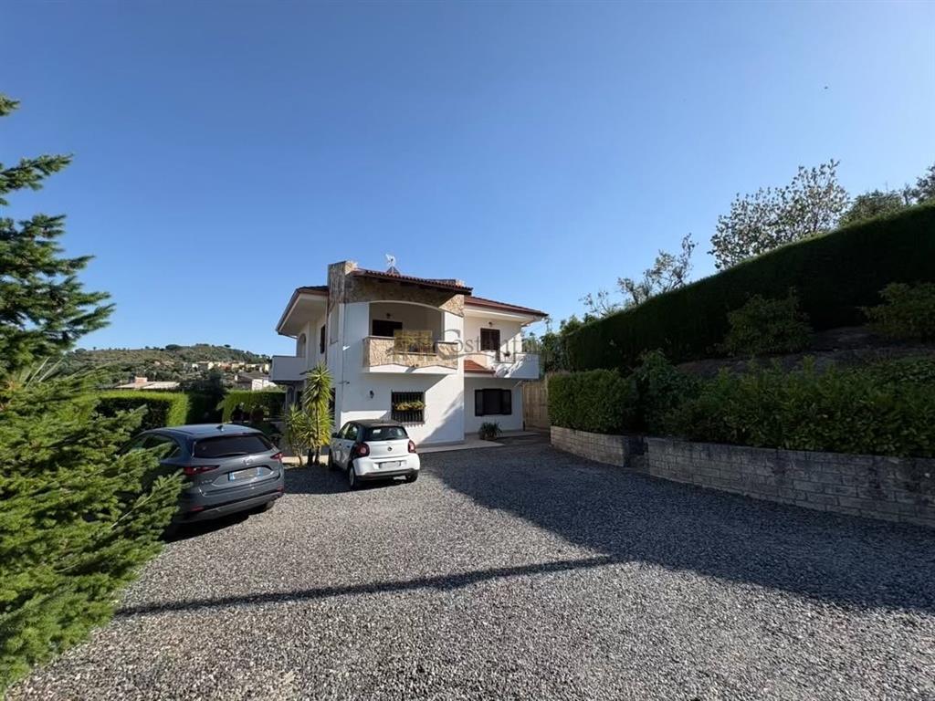 Villa in vendita in via jan� casalicchio, Catanzaro