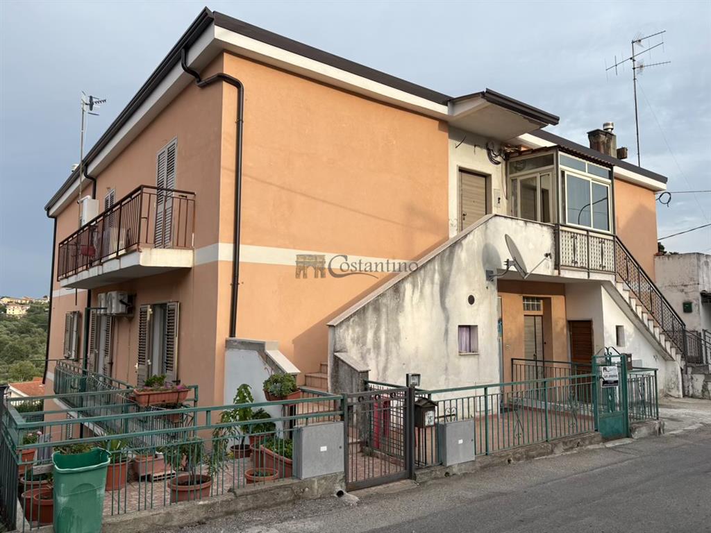 Appartamento con terrazzo in via catanzaro, Simeri Crichi
