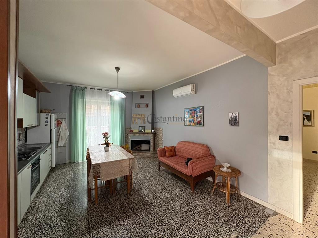 Appartamento con terrazzo in via catanzaro, Simeri Crichi