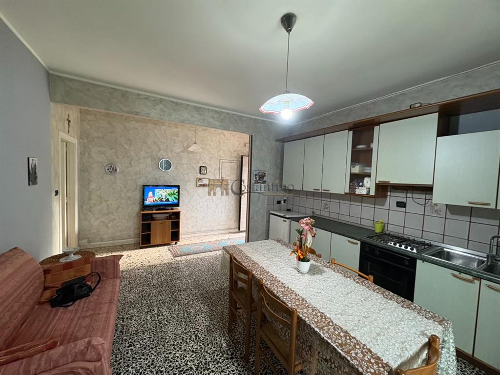 Appartamento con terrazzo in via catanzaro, Simeri Crichi