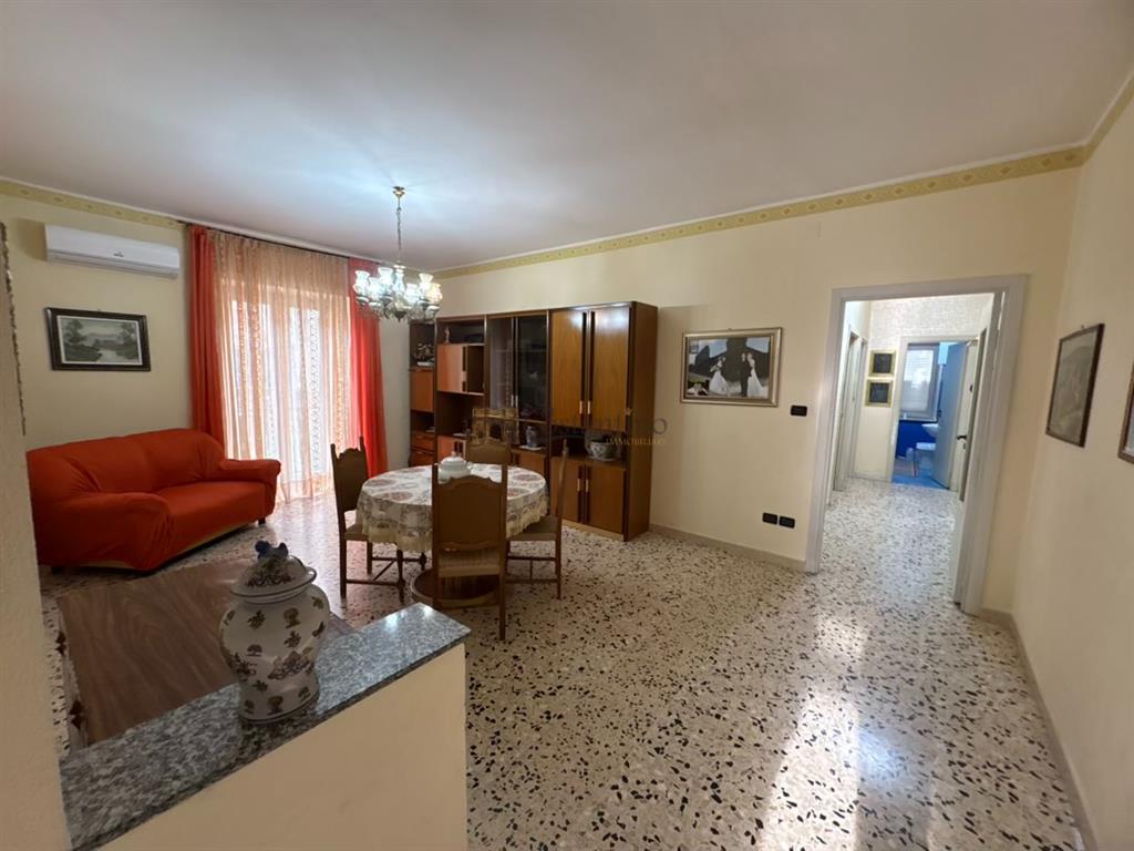 Appartamento con terrazzo in via catanzaro, Simeri Crichi