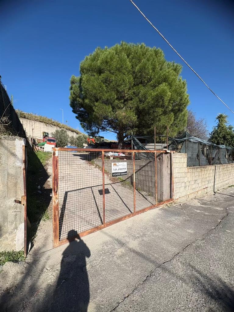 Terreno Commerciale in vendita in via dei tulipani, Catanzaro