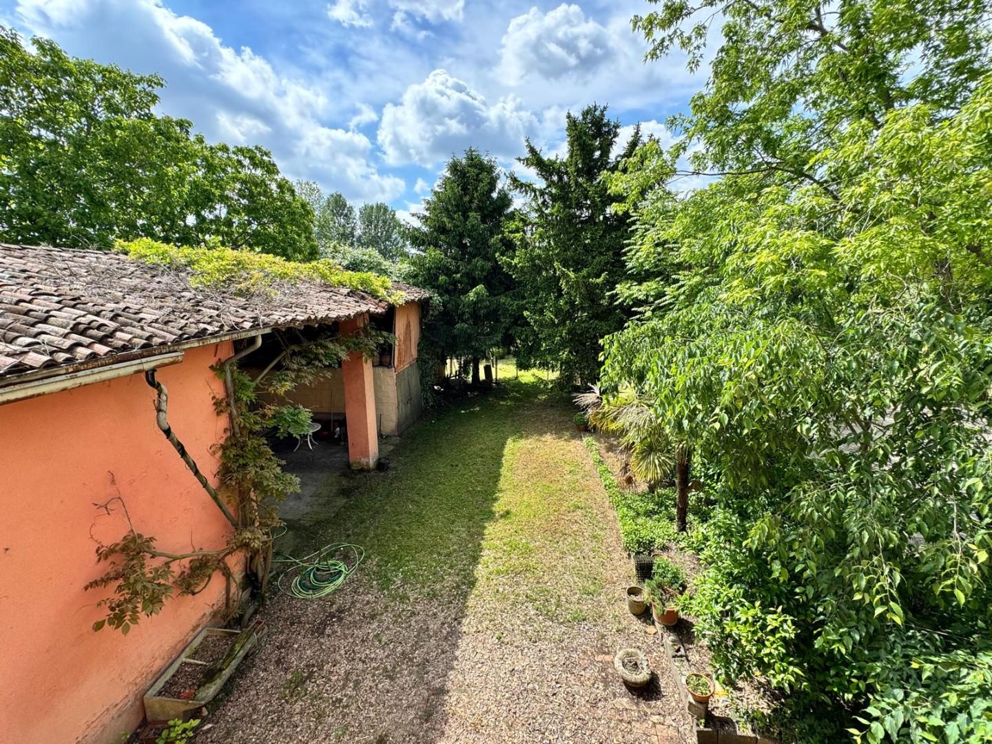 Rustico con giardino a Castellucchio