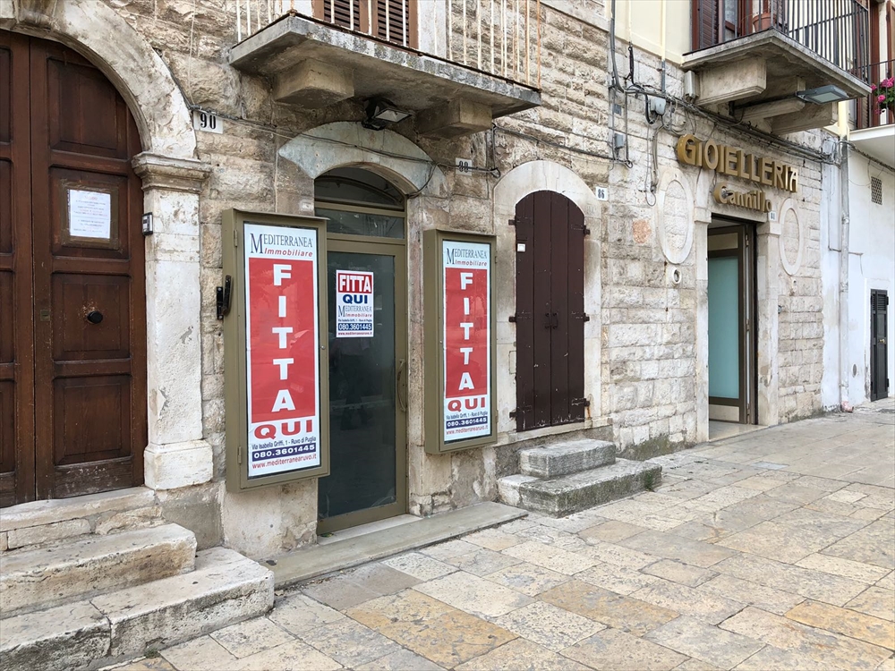 Locale commerciale in affitto in corso g. jatta , Ruvo di Puglia