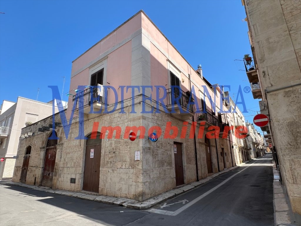 Locale commerciale ristrutturata in via mandaturizio 58, Ruvo di Puglia