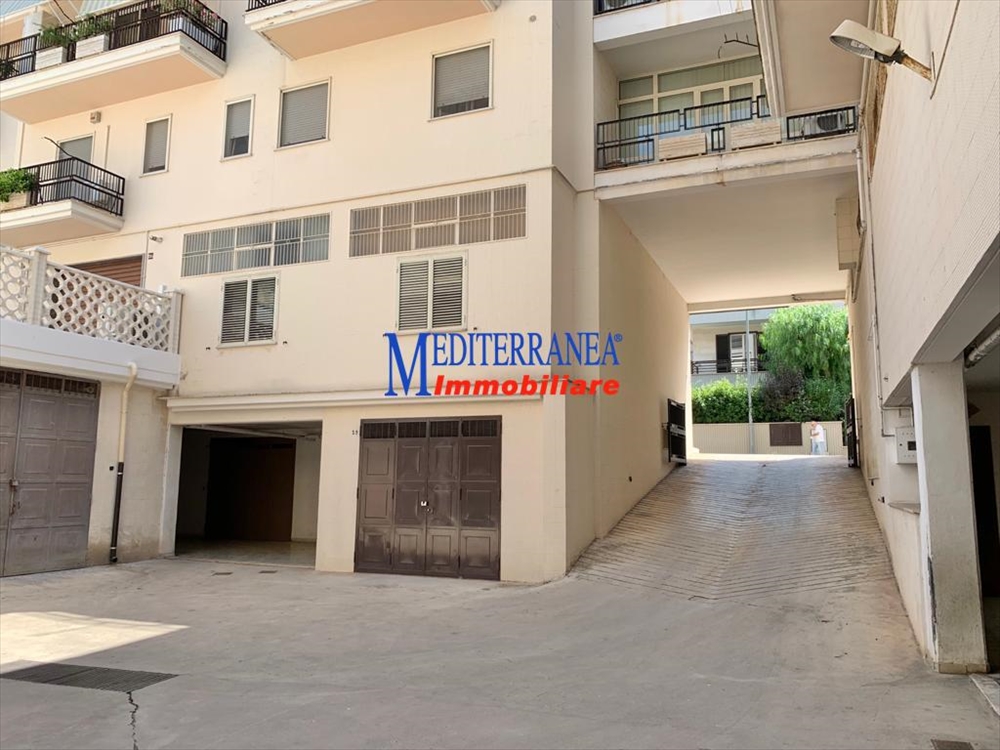 Box/Garage 70mq in vendita in vico la fortezza 3, Ruvo di Puglia