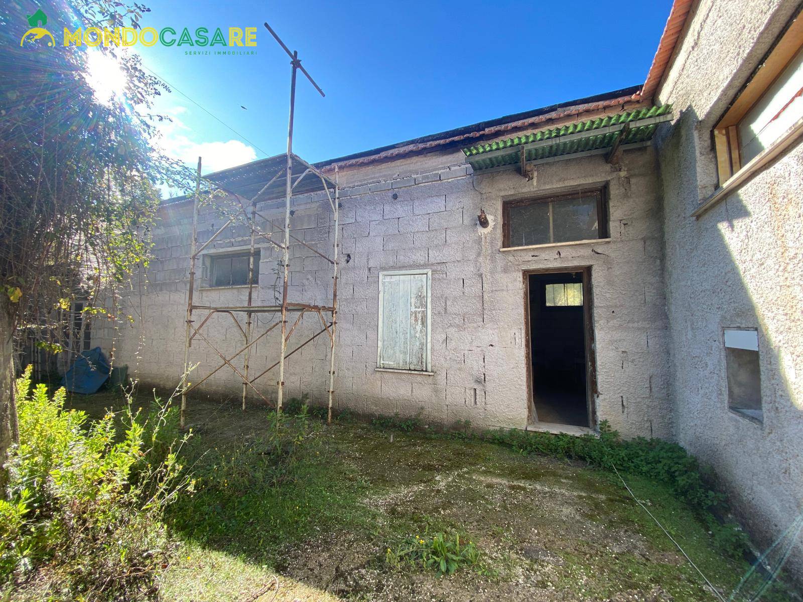 Capannone in vendita a Palombara Sabina