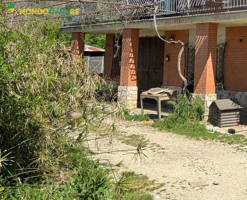 Appartamento in Villa in vendita a Fara in Sabina