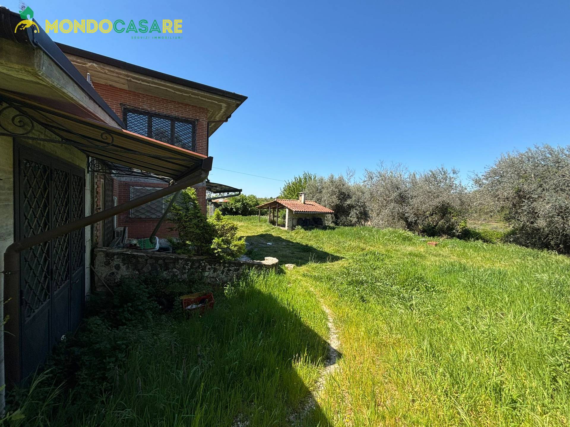 Appartamento in Villa in vendita a Fara in Sabina