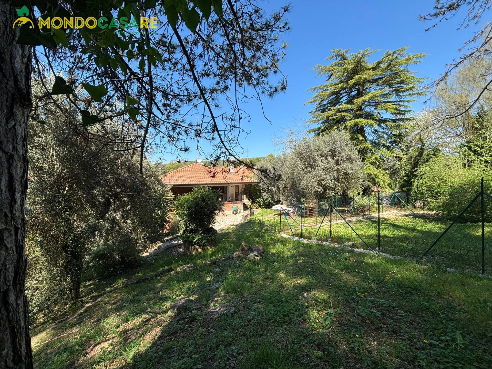 Appartamento in Villa in vendita a Fara in Sabina