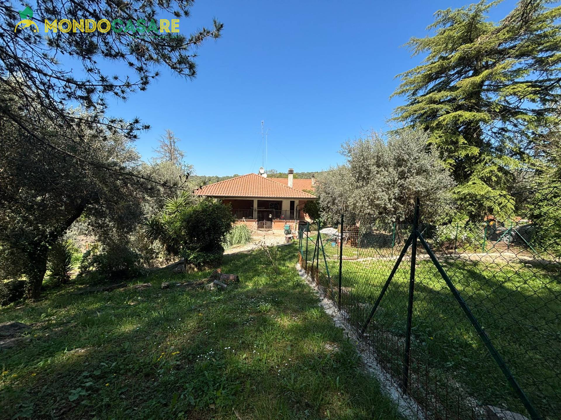 Appartamento in Villa in vendita a Fara in Sabina