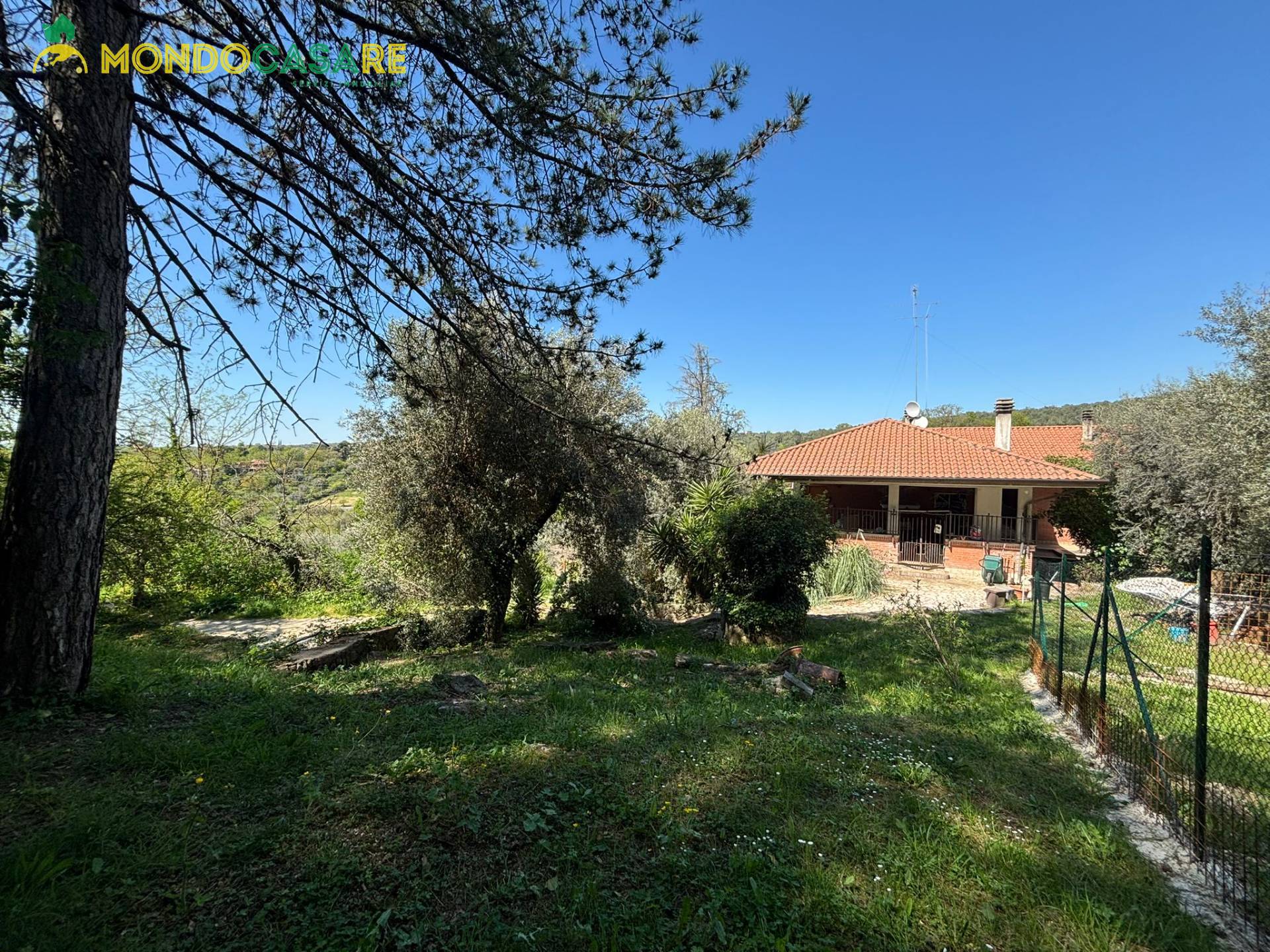 Appartamento in Villa in vendita a Fara in Sabina