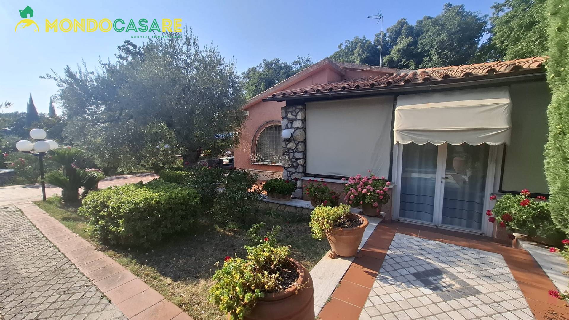 Villa in vendita a Palombara Sabina