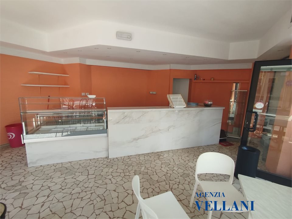 Locale commerciale in affitto a Carpi