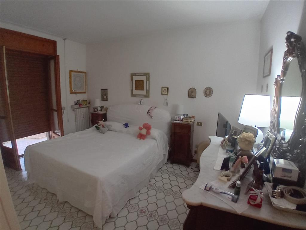 Casa indipendente con giardino in viale dei pioppi 20/b, Salerno