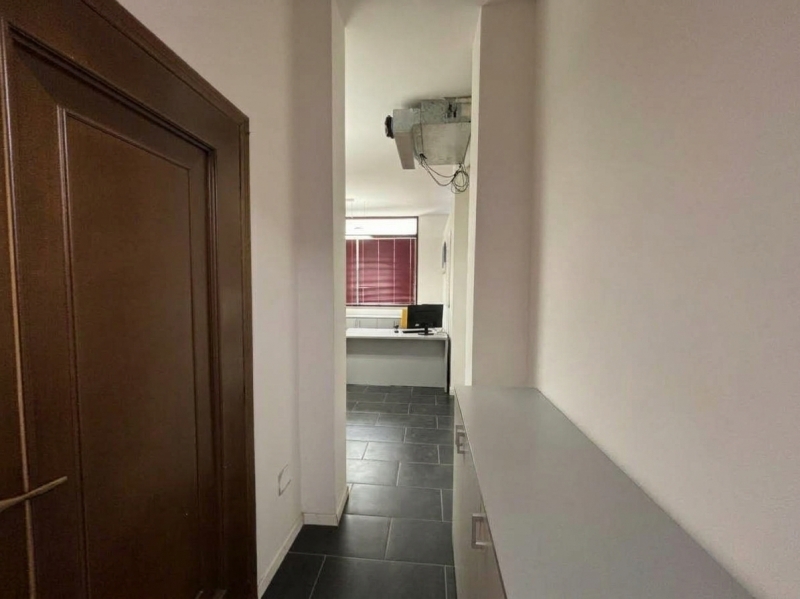 Negozio ristrutturato a Carpi