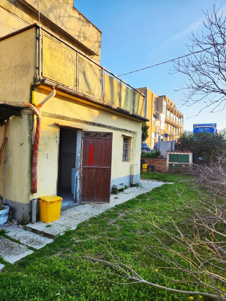 Casa indipendente con giardino in marzocca, Senigallia