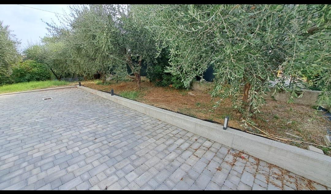 Appartamento con giardino in via martiri ungheresi 30, Ostra Vetere