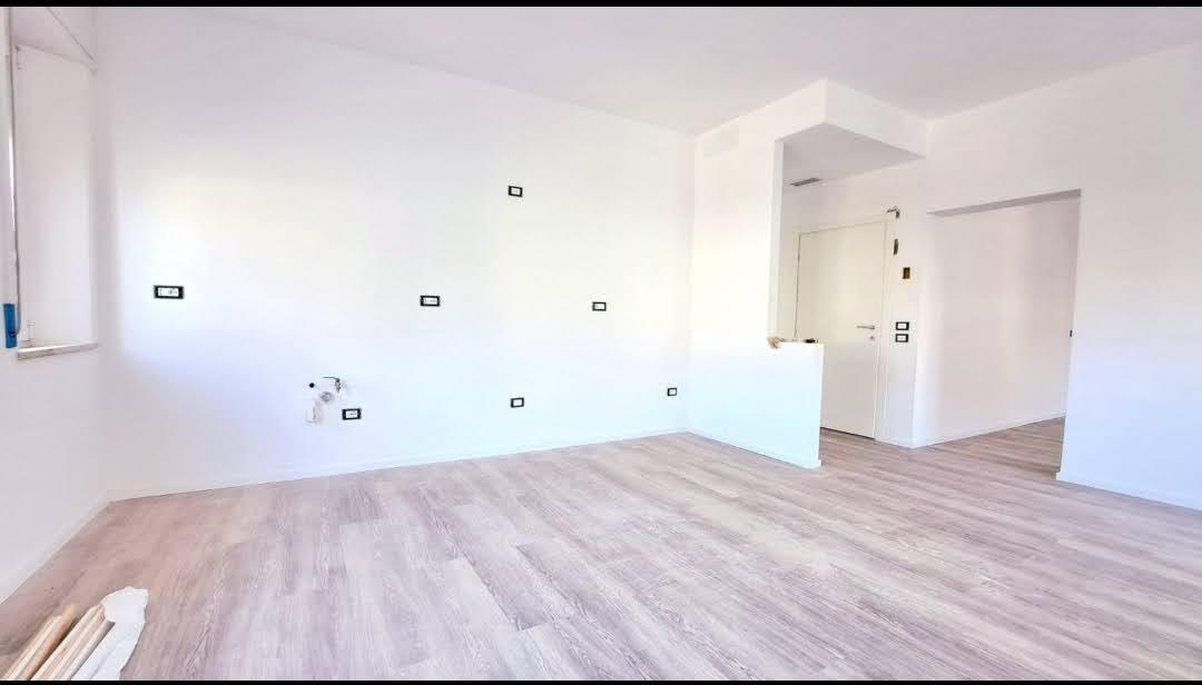 Appartamento con giardino in via martiri ungheresi 30, Ostra Vetere