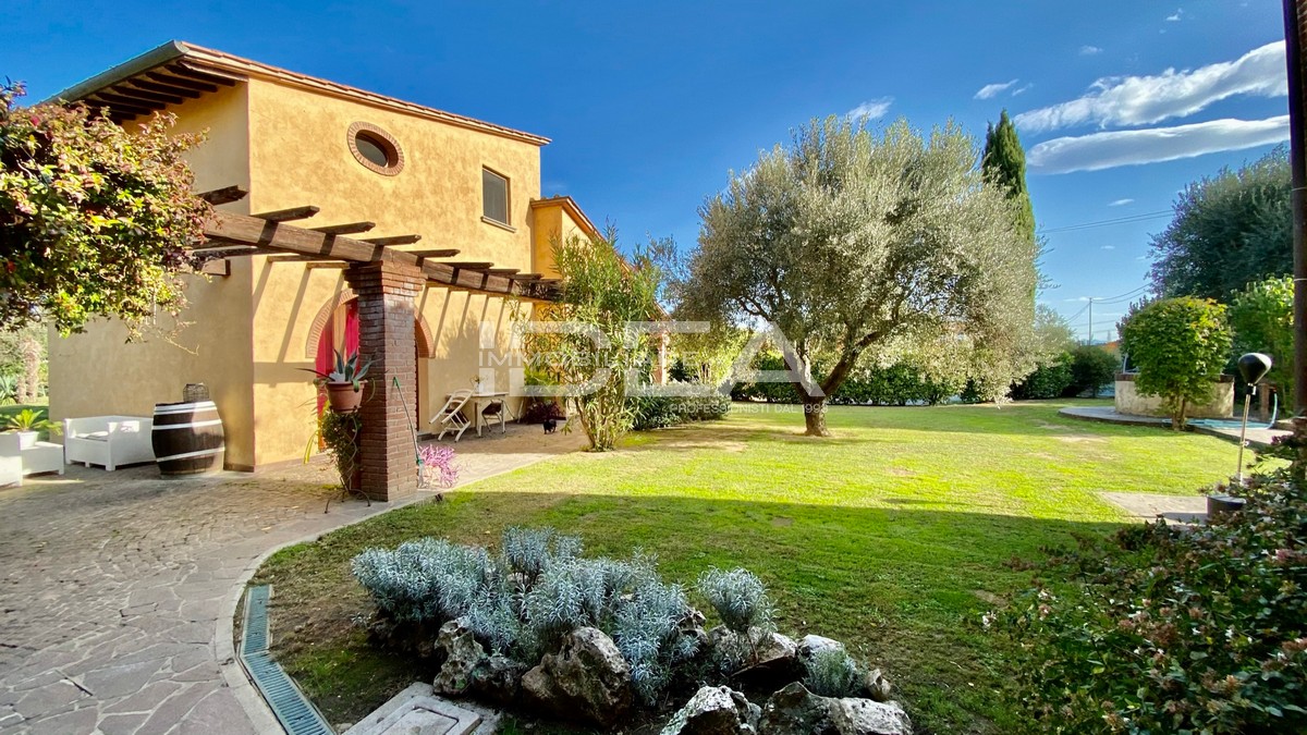 Rustico con giardino in via dori, Castelfranco di Sotto