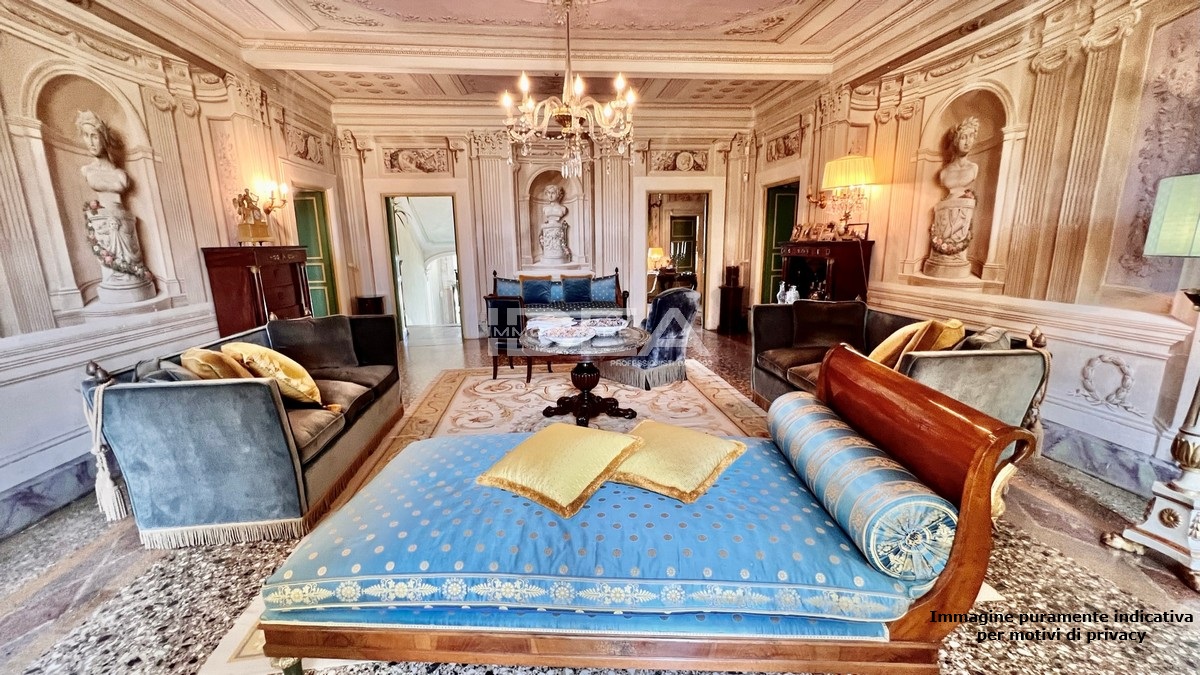 Quadrilocale con box in via san nicolao, Lucca