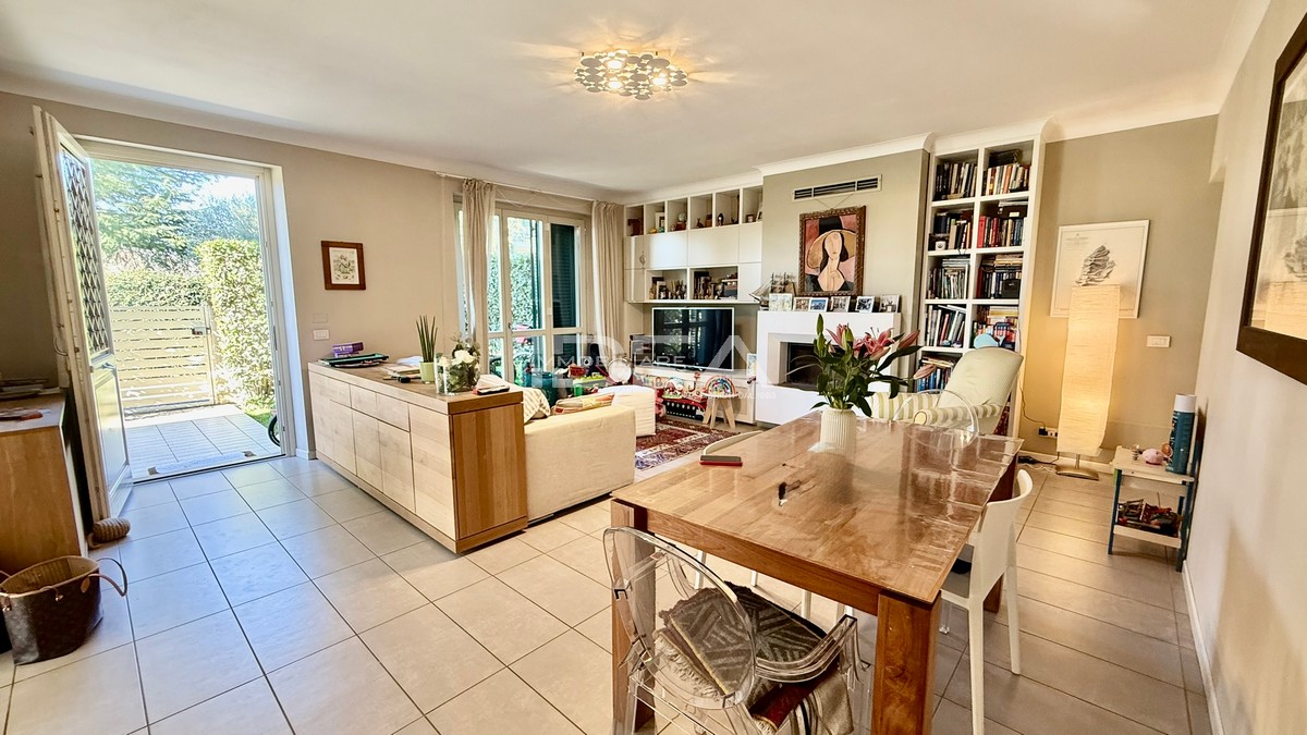 Villa con giardino in via delle pianacce, Capannori