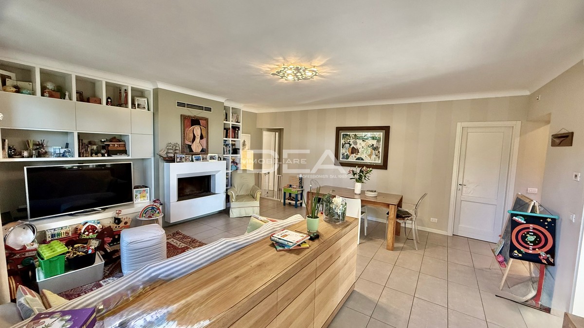 Villa con giardino in via delle pianacce, Capannori