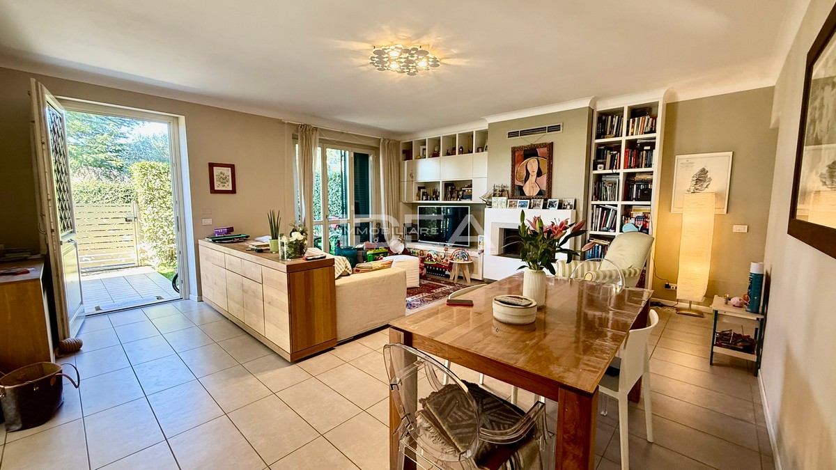 Villa con giardino in via delle pianacce, Capannori