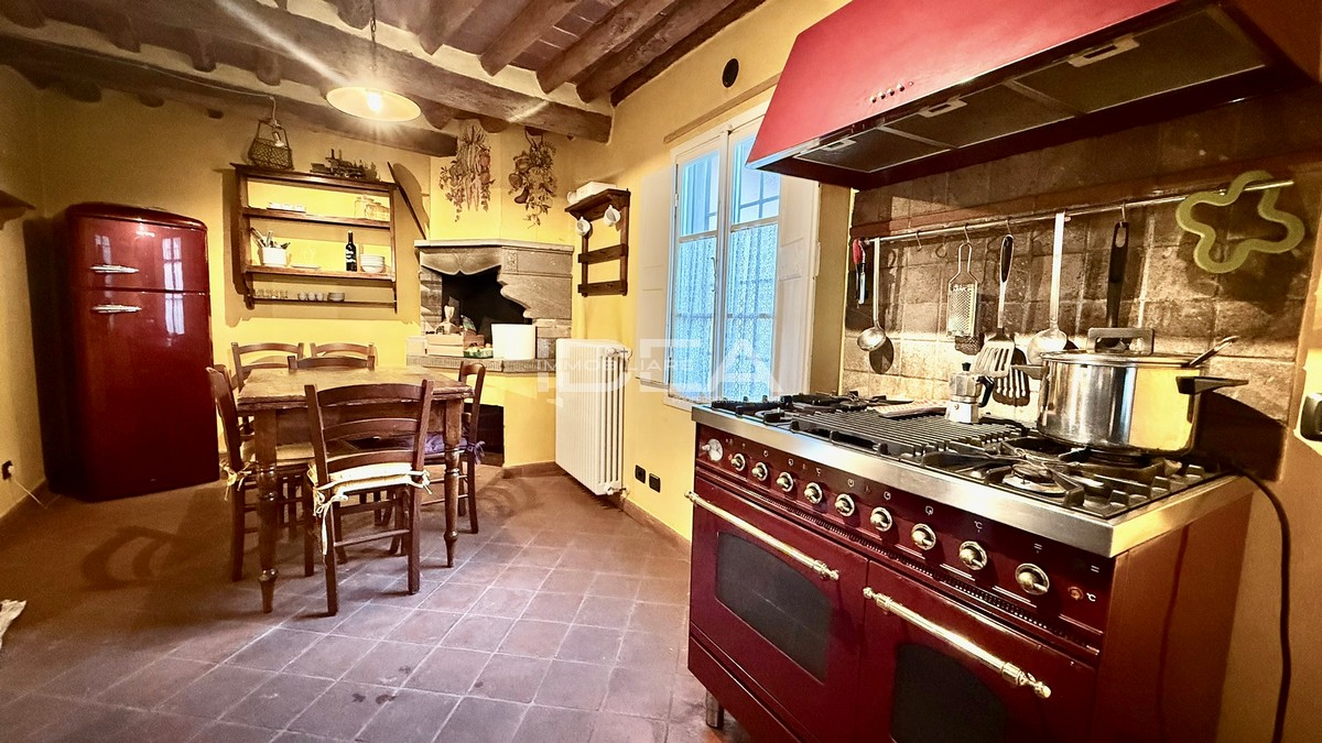 Casa indipendente in vendita in via della chiesa ix, Lucca