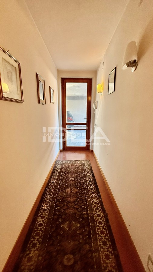 Villa con giardino in via san martino, Capannori