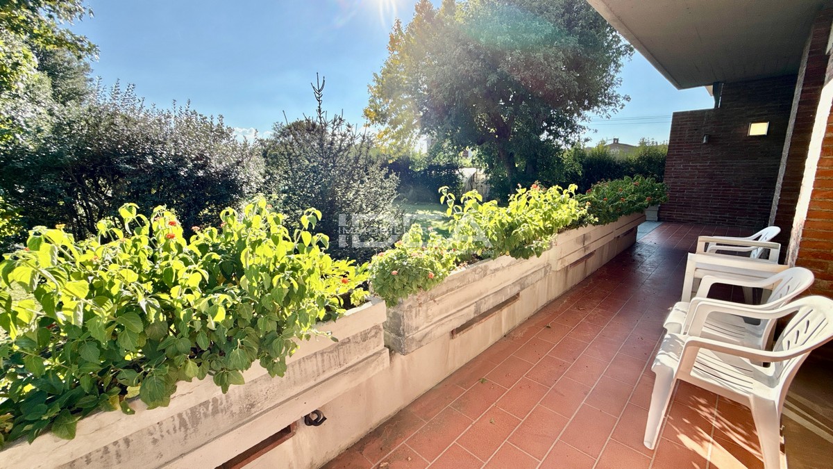 Villa con giardino in via san martino, Capannori