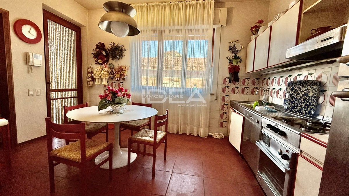 Villa con giardino in via san martino, Capannori