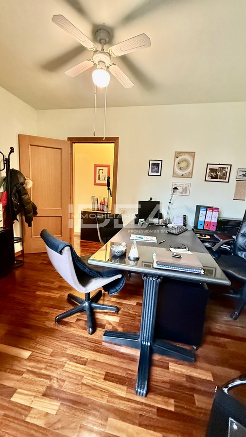 Trilocale con terrazzo in via farnesi, Lucca