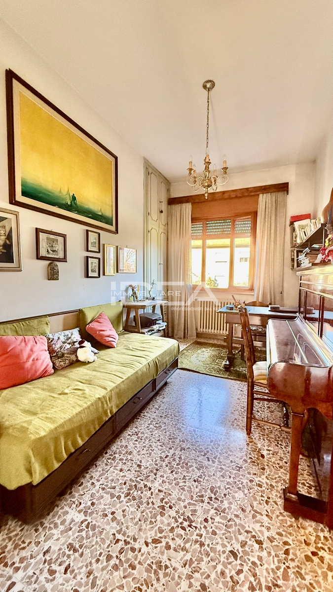 Villa con giardino in via dei sodini, Capannori