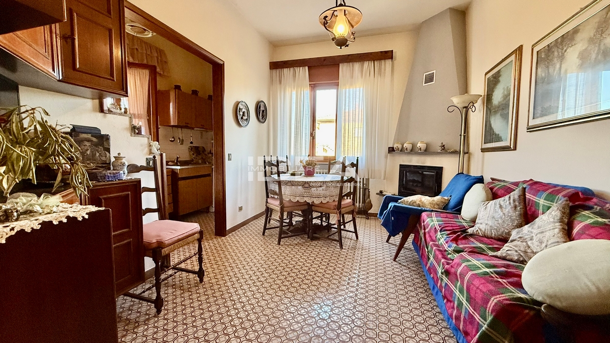 Villa con giardino in via dei sodini, Capannori