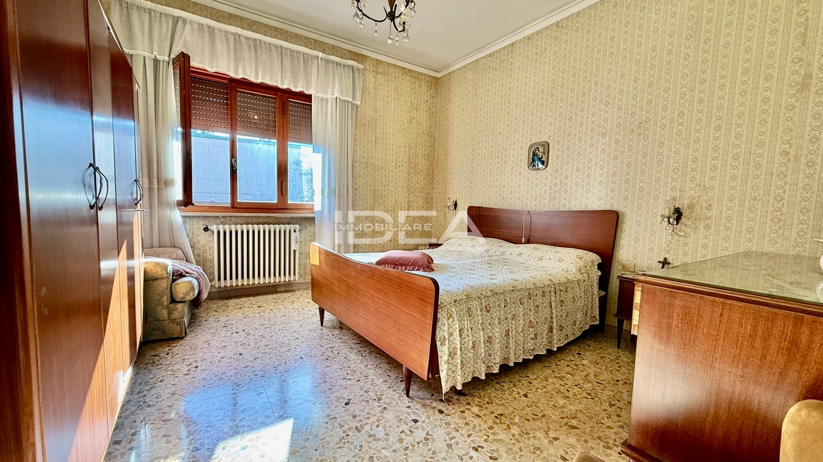 Villa con giardino in via dei sodini, Capannori