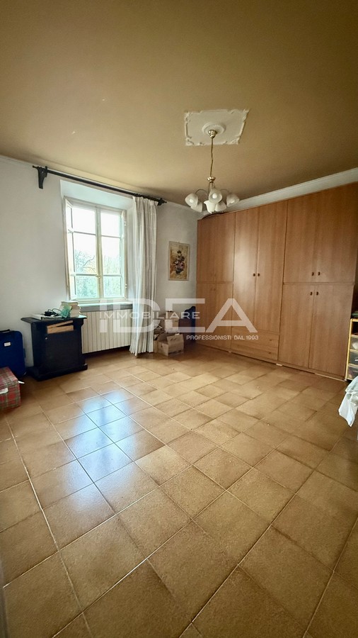 Rustico con giardino in via dei borelli, Lucca