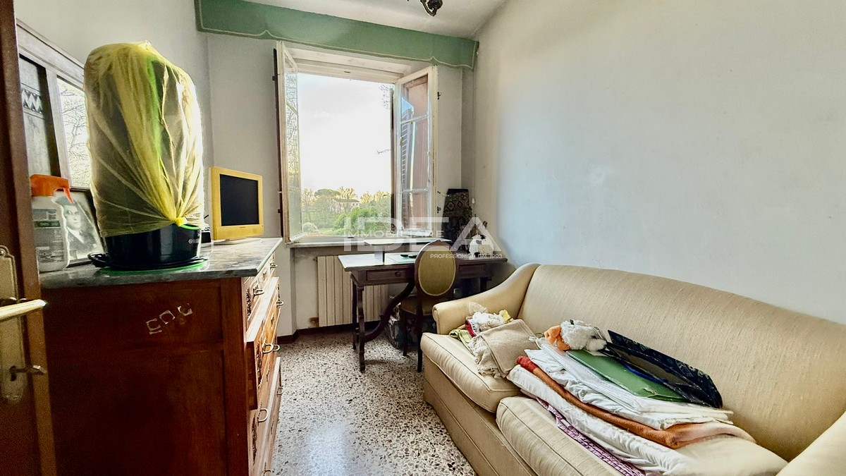 Rustico con giardino in via dei borelli, Lucca